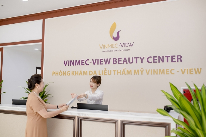 Khu vực tiếp đón bệnh nhân tại Phòng khám thẩm mỹ Vinmec – View Beauty Center (Royal City) 