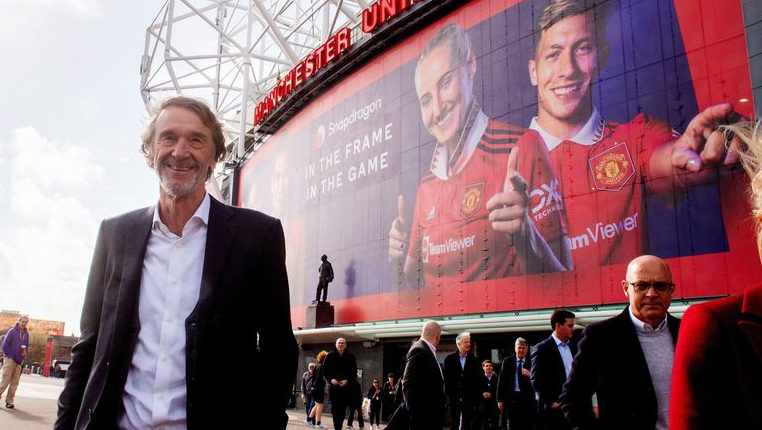 Man Utd lùi ngày công bố hợp đồng với tỷ phú Jim Ratcliffe