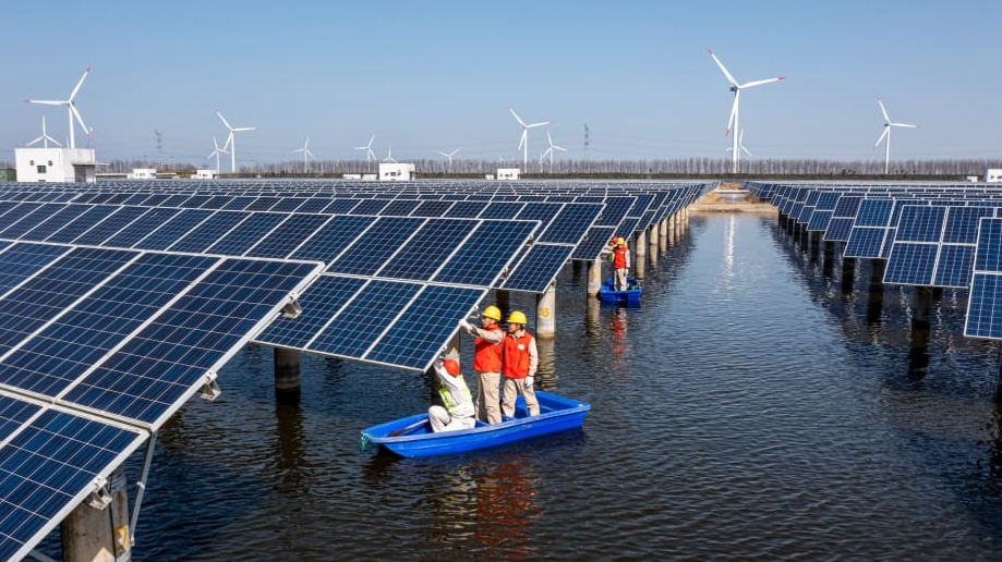 Trung Quốc đẩy mạnh đầu tư cho năng lượng tái tạo