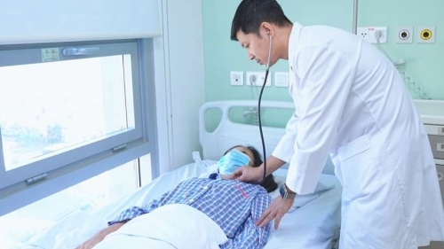 Cứu sống thiếu nữ tổn thương phế quản nặng do bị xe tải đè vào người