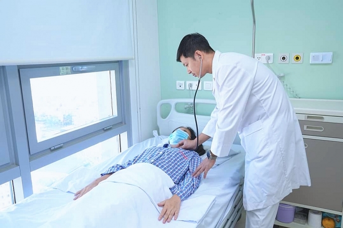 Cứu sống thiếu nữ tổn thương phế quản nặng do bị xe tải đè vào người