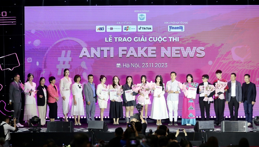 Gần 1.000 người tham gia chương trình Tinternet - Nâng cao ý thức người dùng mạng tại Việt Nam