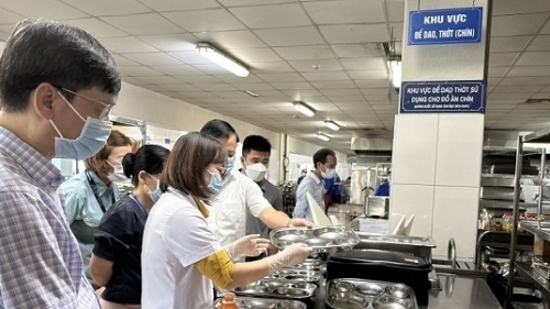 Hà Nội: Thành lập hơn 900 đoàn thanh, kiểm tra an toàn thực phẩm trong 10 tháng
