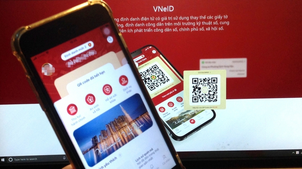 Tiếp nhận hồ sơ đăng ký cư trú qua cổng dịch vụ công, ứng dụng VNeID