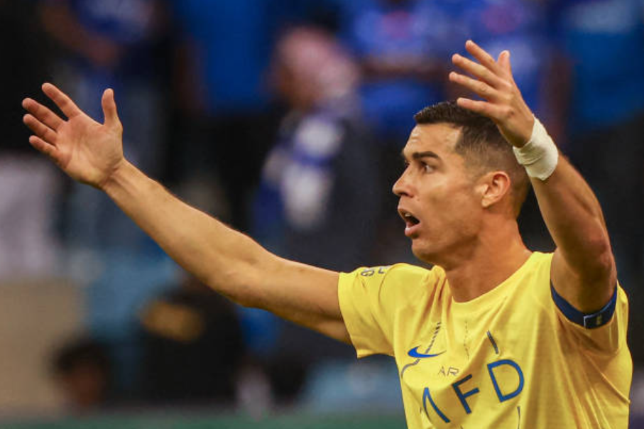 Ronaldo bị từ chối siêu phẩm trong ngày Al Nassr thảm bại trước Al Hilal