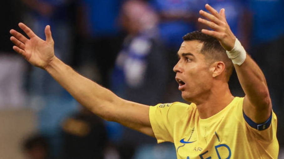 Ronaldo bị từ chối siêu phẩm trong ngày Al Nassr thảm bại trước Al Hilal