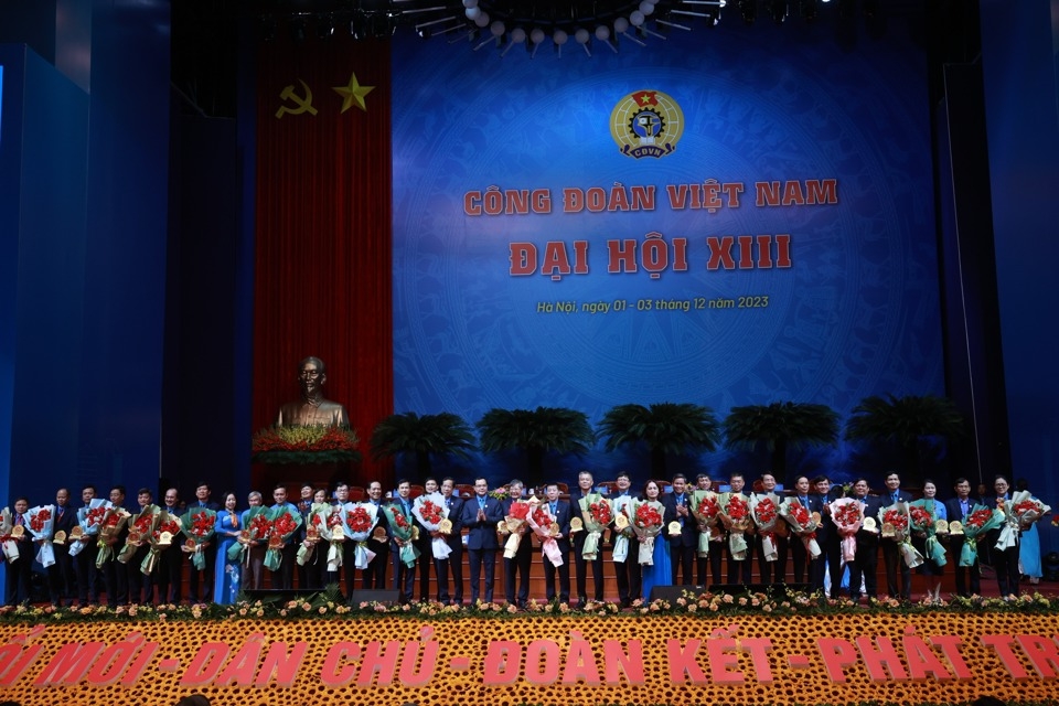 Ông Nguyễn Đình Khang tái đắc cử Chủ tịch Tổng Liên đoàn lao động Việt Nam