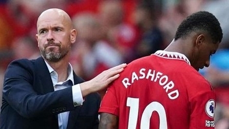 "Thuyền trưởng" MU "nắn gân" Rashford