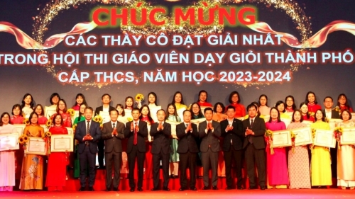 Hà Nội: 179 giáo viên dạy giỏi TP cấp THCS được khen thưởng