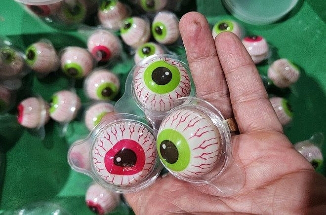 Phát hiện gần 120kg kẹo “mắt người” không rõ nguồn gốc tại Đông Anh