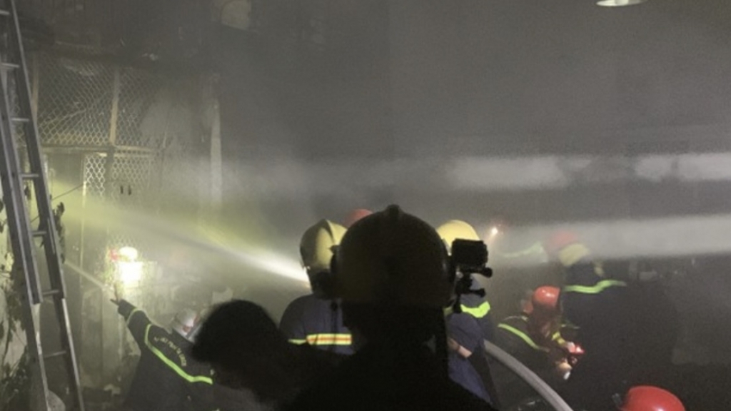 Cháy nhà trong đêm khiến 2 người tử vong