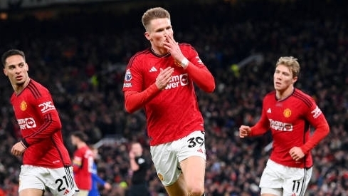 Lập cú đúp, McTominay vẫn bị HLV Erik ten Hag "trách"