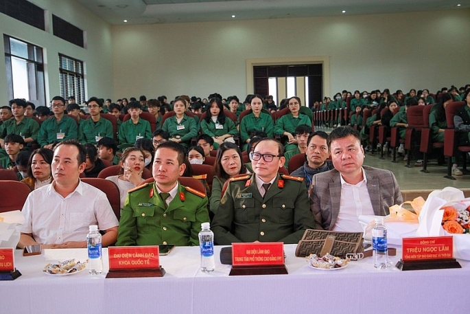 Tuyên truyền về phòng, chống ma túy và kỹ năng sử dụng mạng xã hội cho sinh viên ĐH Huế