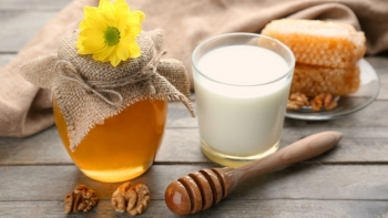 5 thức uống từ mật ong giúp bạn giảm cân, ngủ ngon
