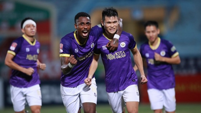 Đánh bại SLNA, Hà Nội FC trở lại mạnh mẽ ở V-League
