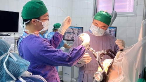 Phẫu thuật kích thích não sâu giúp cải thiện chất lượng sống cho bệnh nhân Parkinson