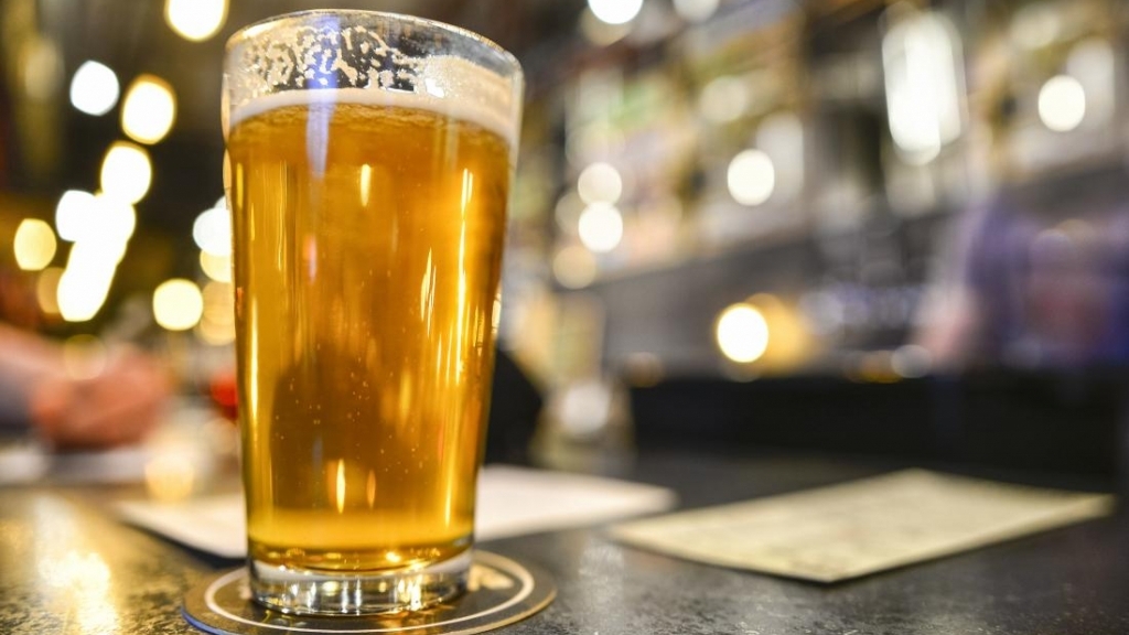 Uống rượu bia sau bao lâu mới hết nồng độ cồn?