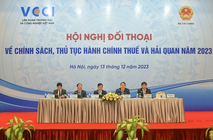 Hội nghị “Đối thoại về chính sách và thủ tục hành chính thuế - hải quan 2023” tổ chức tại Hà Nội 				Ảnh: Trung Kiên