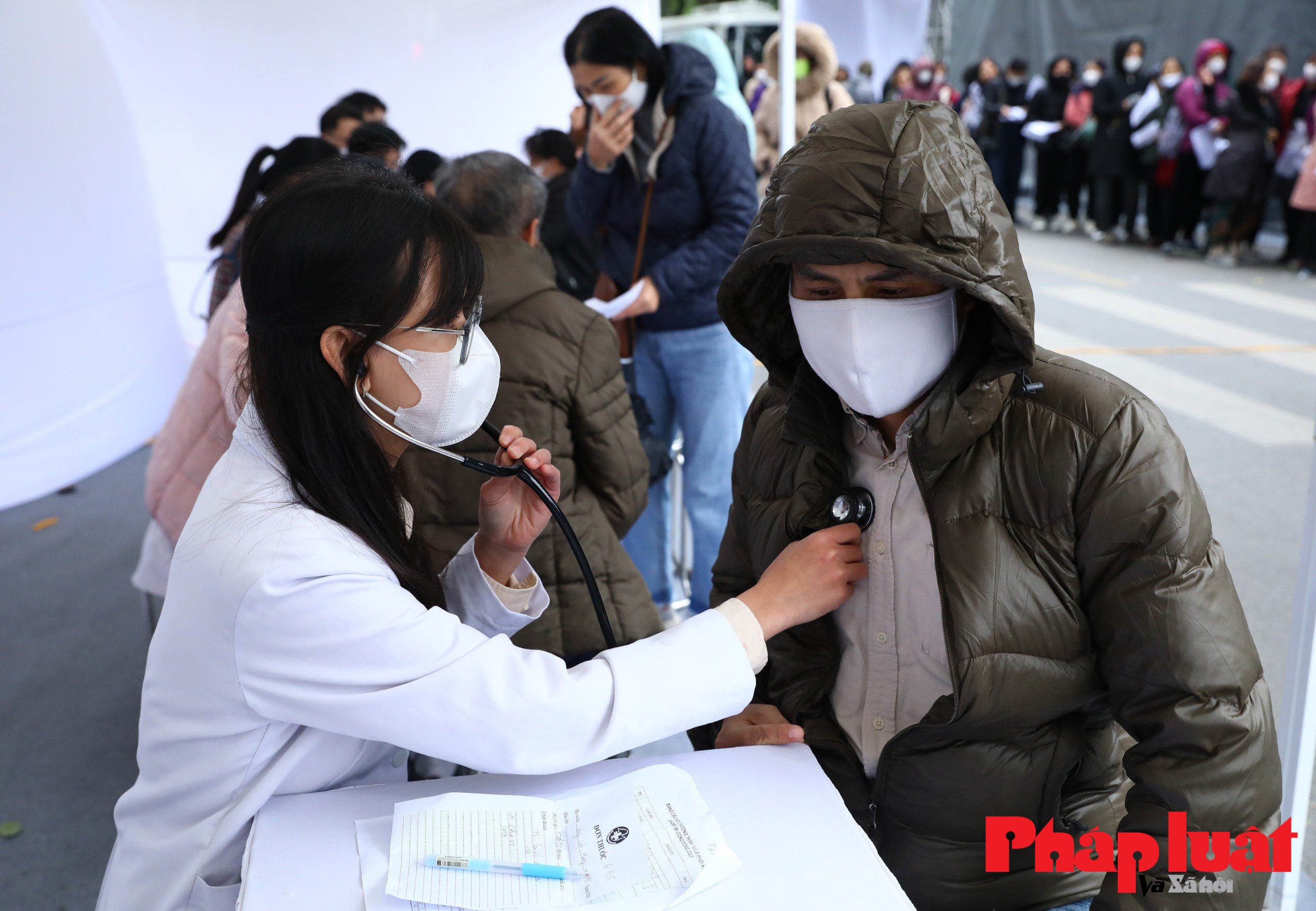 Hàng nghìn người dân Thủ đô được khám sàng lọc miễn phí bệnh về phổi