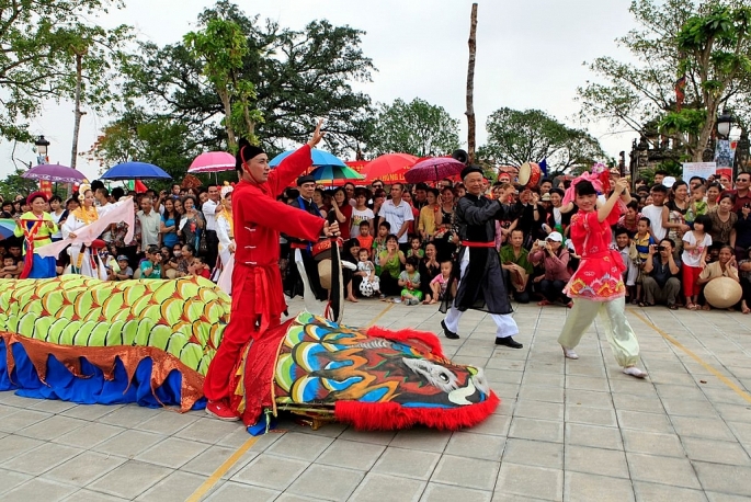 Lễ hội làng Lệ Mật. Ảnh: H.L