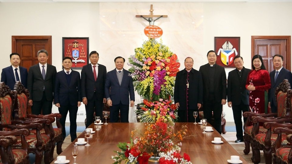 Bí thư Thành ủy Đinh Tiến Dũng thăm, chúc mừng Tòa Tổng Giám mục Hà Nội