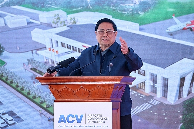 Thủ tướng Phạm Minh Chính chỉ rõ, giao thông phát triển đến đâu sẽ mở ra không gian phát triển mới đến đó - Ảnh VGP/Nhật Bắc