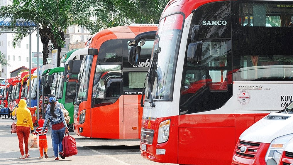 Các bến xe ở Hà Nội tăng cường lượng xe phục vụ Nhân dân dịp Tết 2024