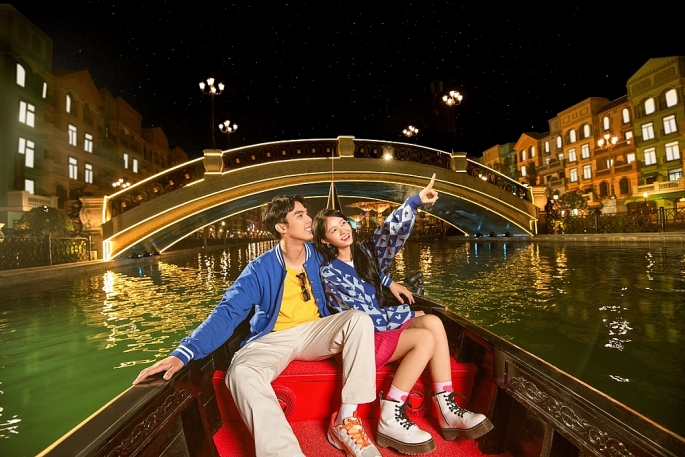Một bước tới nước Ý, ngồi thuyền gondola thư giãn trên sông Venice