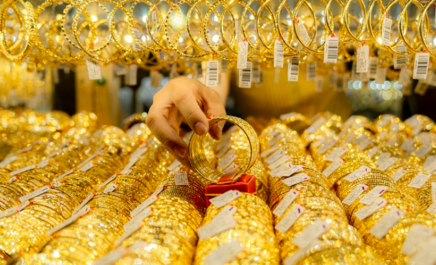 Thủ tướng Chính phủ chỉ đạo các giải pháp quản lý thị trường vàng. Ảnh: M.N