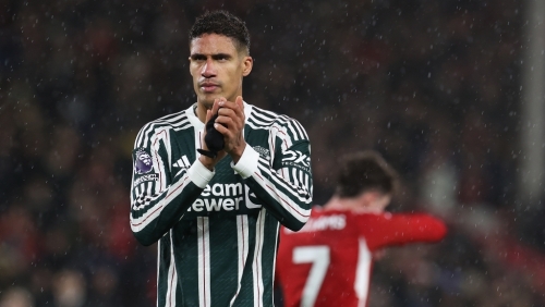 Man Utd quyết định không gia hạn với Raphael Varane