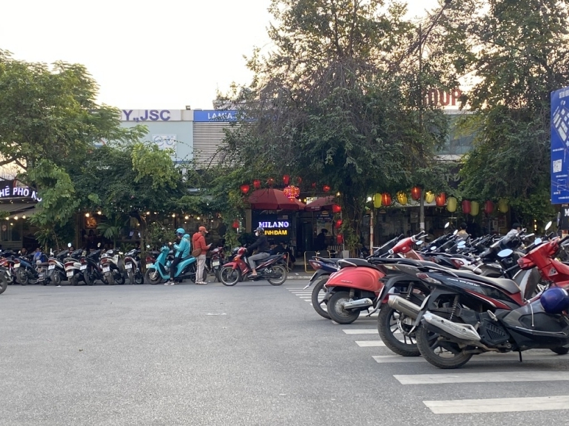 Phường Hoàng Liệt, quận Hoàng Mai: Vỉa hè lại bị “băm nát”