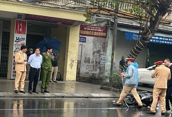 Va chạm với ô tô, người phụ nữ ở Hải Phòng tử vong thương tâm