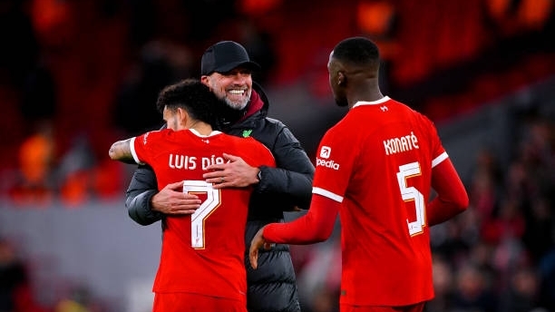 Liverpool ngược dòng ấn tượng tại Carabao Cup