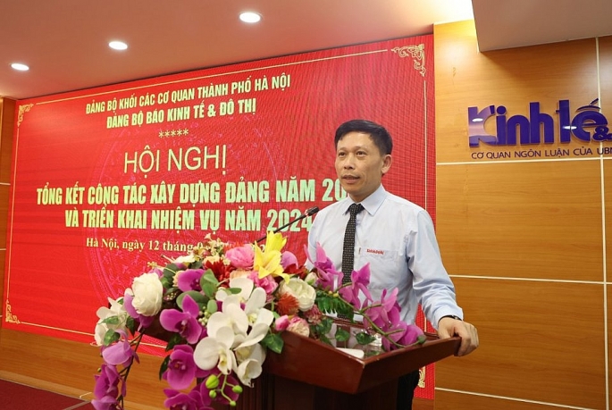 Bí thư Đảng ủy, Tổng Biên tập Báo Kinh tế & Đô thị Nguyễn Thành Lợi phát biểu tại hội nghị