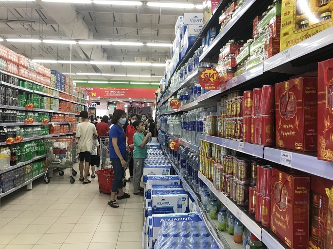 Khách hàng đang mua sắm tại siêu thị Big C Thăng Long. 	Ảnh: Nguyễn Đăng