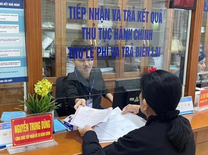 “Cầu Giấy giải quyết thủ tục hành chính trả kết quả ngay”