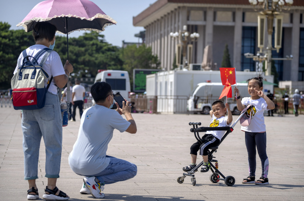 Dân số Trung Quốc giảm năm thứ 2 liên tiếp: Thách thức lớn về nhân khẩu học