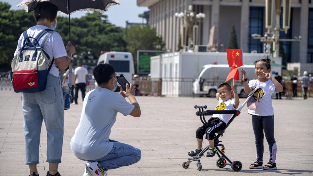 Dân số Trung Quốc giảm năm thứ 2 liên tiếp: Thách thức lớn về nhân khẩu học