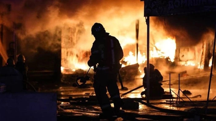 Cháy ký túc xá lúc nửa đêm khiến 13 người tử vong