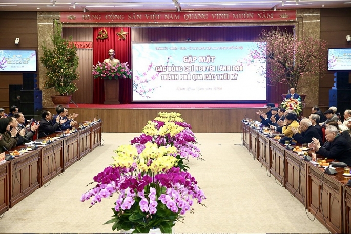 Thành ủy Hà Nội gặp mặt nguyên lãnh đạo Thành phố qua các thời kỳ