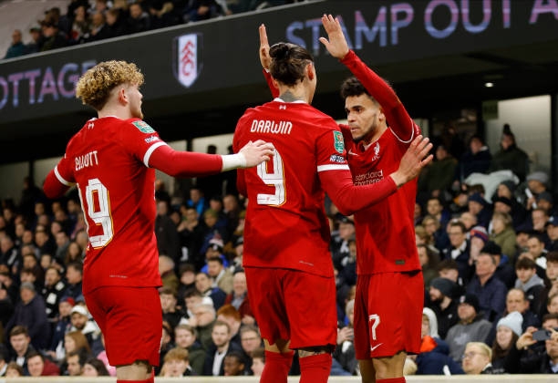 Liverpool tiến vào chung kết Carabao Cup gặp Chelsea