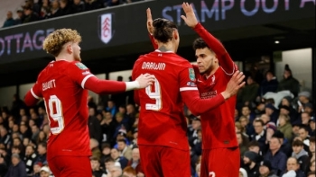 Liverpool tiến vào chung kết Carabao Cup gặp Chelsea