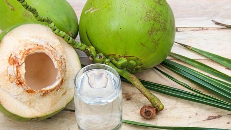 Nước dừa có những tác dụng gì với cơ thể?