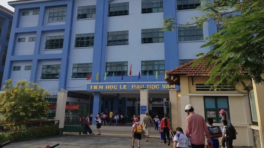 Miễn nhiệm chức vụ Hiệu trưởng Trường Tiểu học Kim Đồng ở TP Hồ Chí Minh