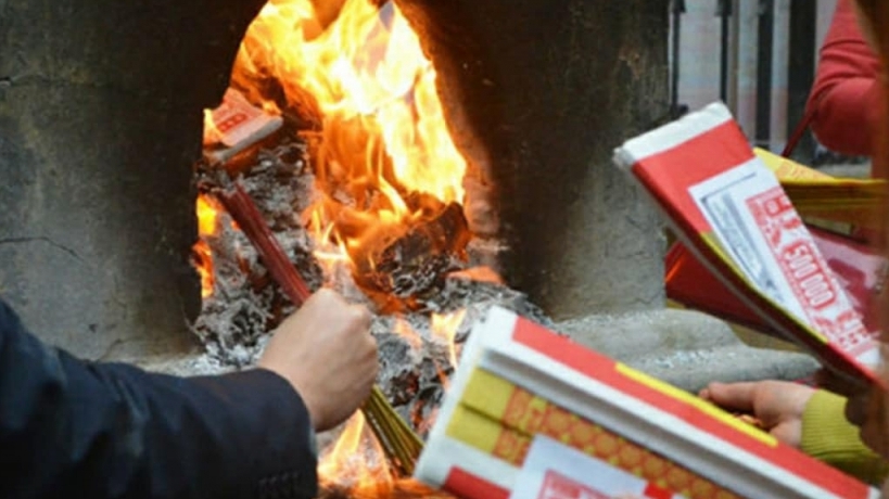 Công an khuyến cáo đảm bảo an toàn phòng cháy chữa cháy khi thắp hương, đốt vàng mã