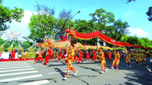 Năm Thìn xem múa rồng đất Thăng Long