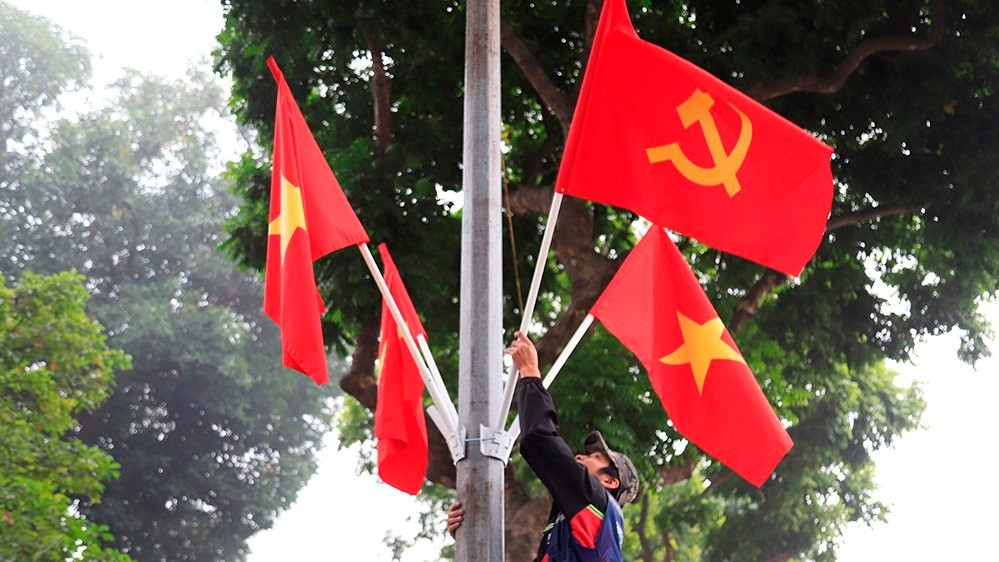 Hà Nội thông báo về việc treo cờ Tổ quốc