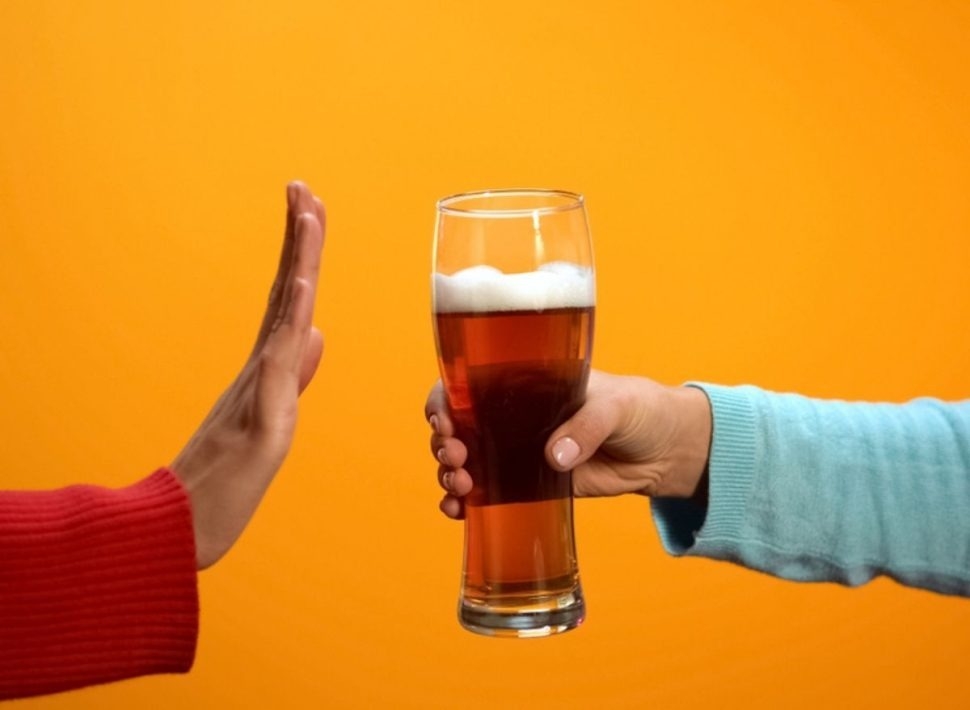 Uống rượu bia sau bao lâu thì được lái xe?