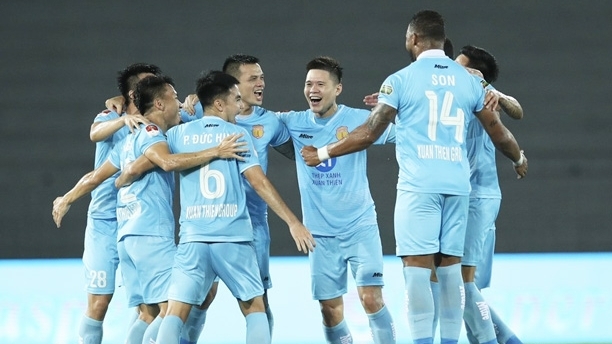 Nam Định tiếp tục củng cố ngôi đầu V-League