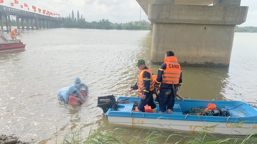 Tìm thấy thi thể nữ giáo viên tử vong trên sông Bến Hải